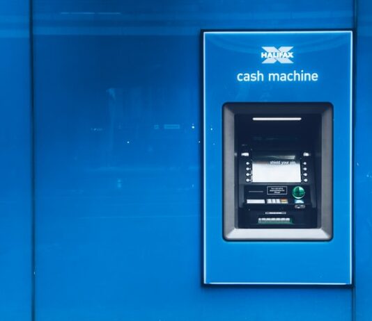 Can money be withdrawn from credit card?